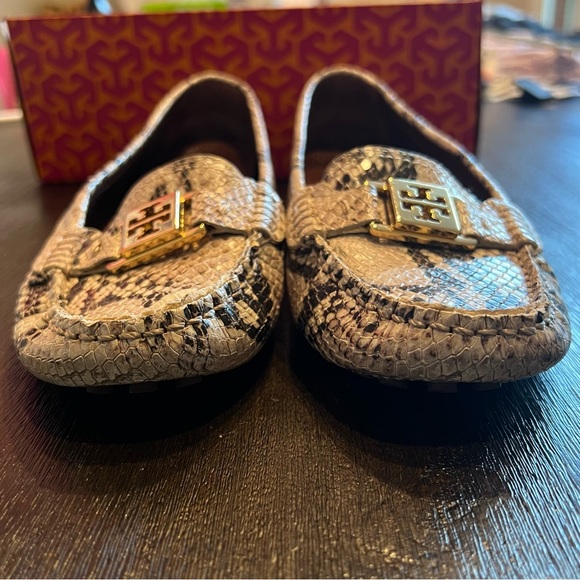 Tory Burch Kendrick-Roccia Python Loafers Sz 7 Driving Moc Quiet Luxury Snake - Picture 4 of 8